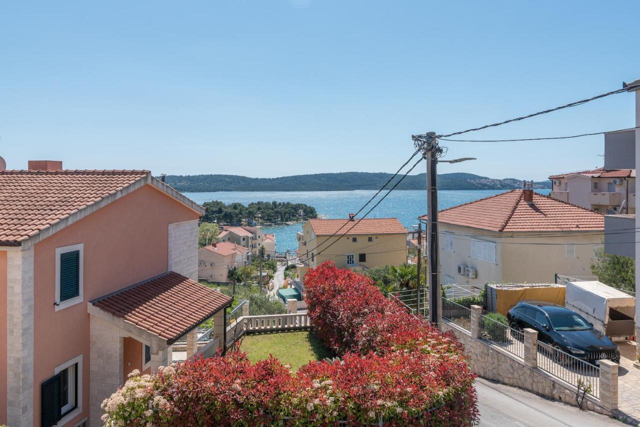 Comfortable Apartment Near The Sea Трогир Экстерьер фото
