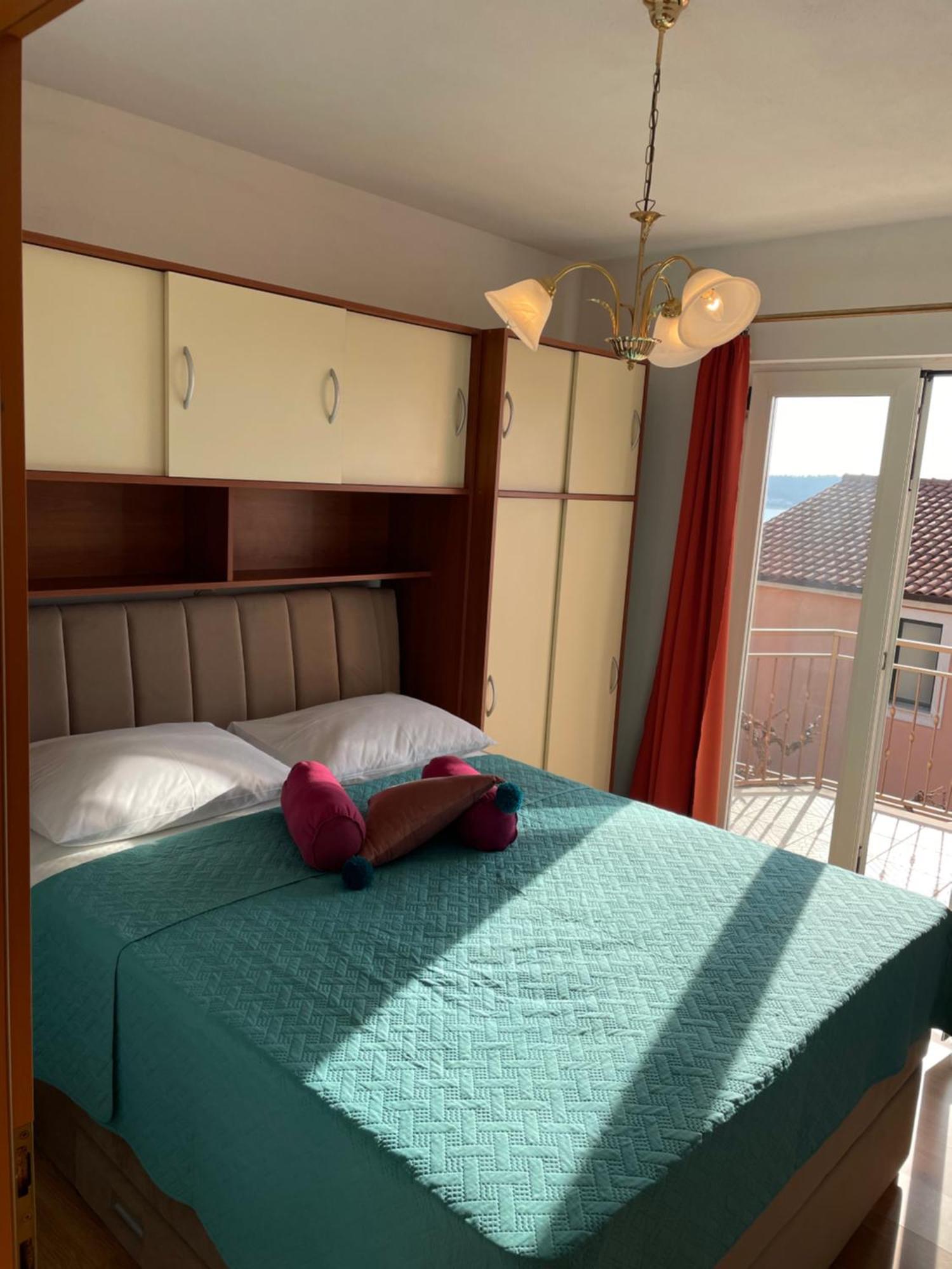 Comfortable Apartment Near The Sea Трогир Экстерьер фото